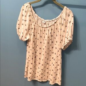 Old Navy Cream/Off White Blouse with Black Pattern of flowers.